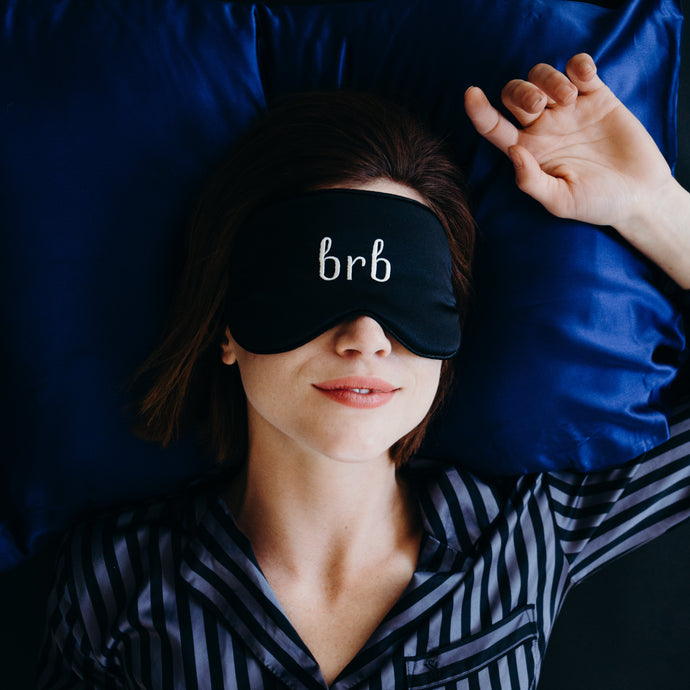 10 Things Your Skin Does While You're Asleep 😴